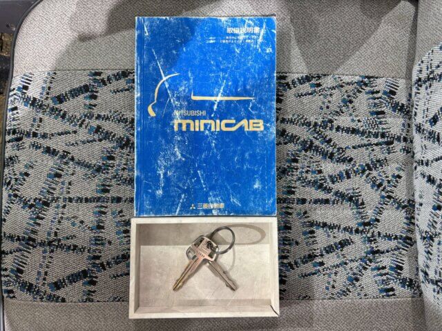 1998 MITSUBISHI MINICAB TRUCK