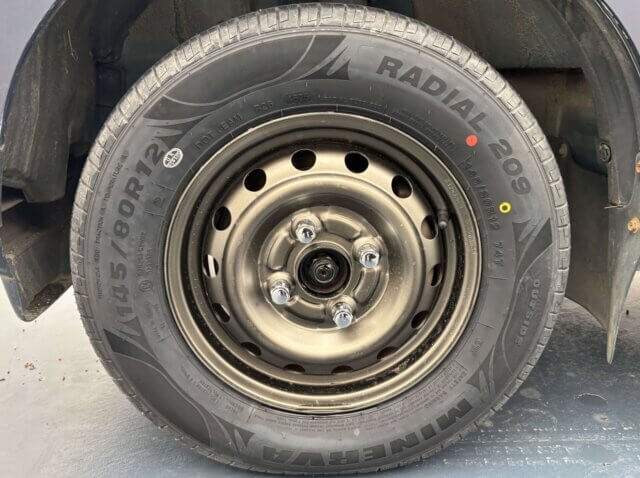 2001 DAIHATSU HIJET DECK VAN