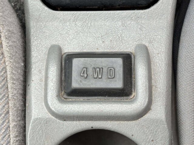 2000 MITSUBISHI MINICAB TRUCK