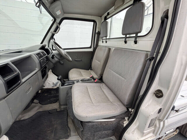 2000 MITSUBISHI MINICAB TRUCK
