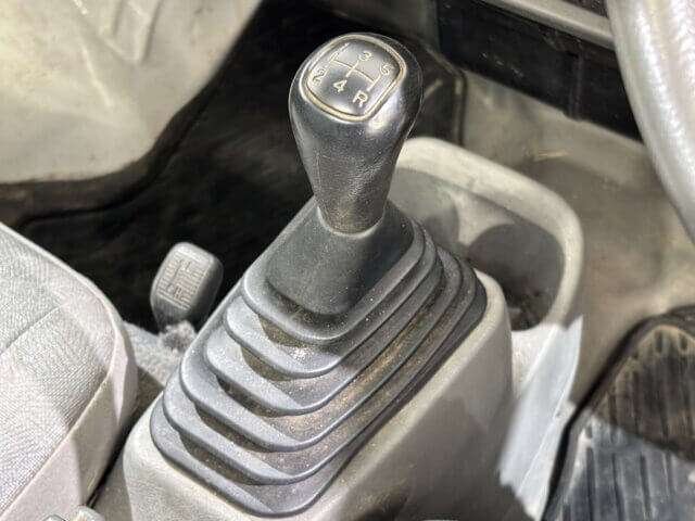 2005 MITSUBISHI MINICAB TRUCK