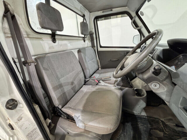 2005 MITSUBISHI MINICAB TRUCK