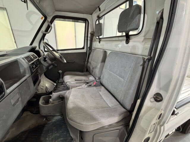2005 MITSUBISHI MINICAB TRUCK