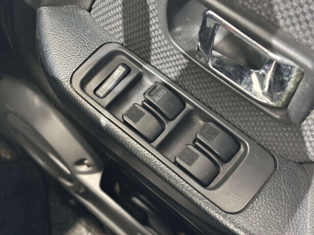 2001 DAIHATSU NAKED