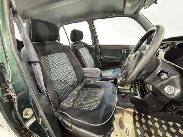 2001 DAIHATSU MIRA GINO