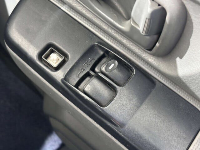 2000 MITSUBISHI TOWN BOX