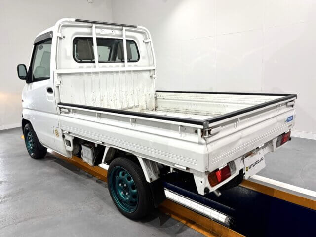 2000 MITSUBISHI MINICAB TRUCK