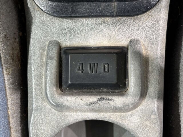 2000 MITSUBISHI MINICAB TRUCK