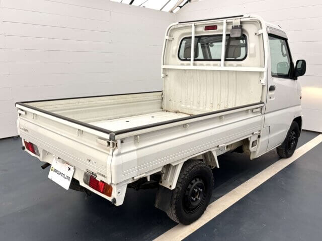 2000 MITSUBISHI MINICAB TRUCK