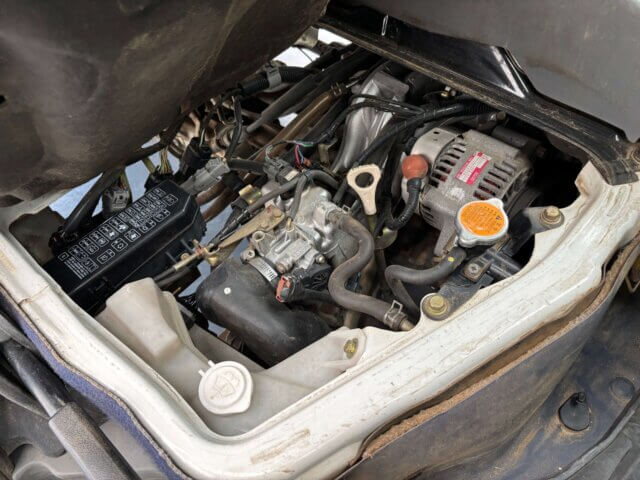 2000 MITSUBISHI MINICAB TRUCK