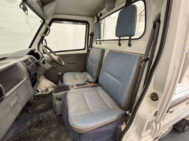 2000 MITSUBISHI MINICAB TRUCK
