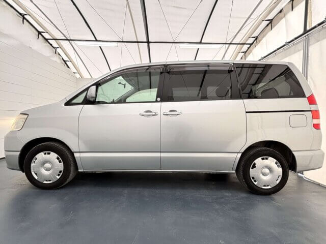 2001 TOYOTA NOAH