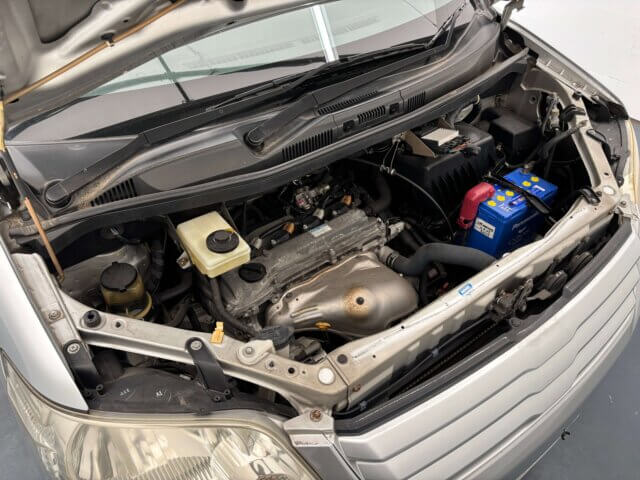2001 TOYOTA NOAH