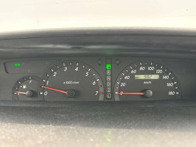 2001 TOYOTA NOAH