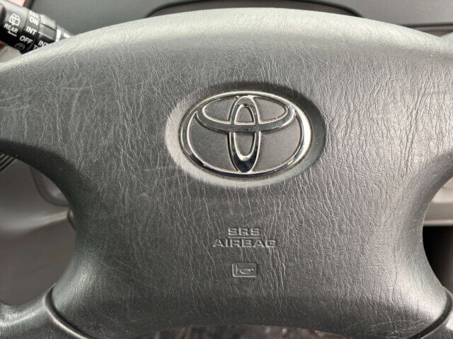 2001 TOYOTA NOAH