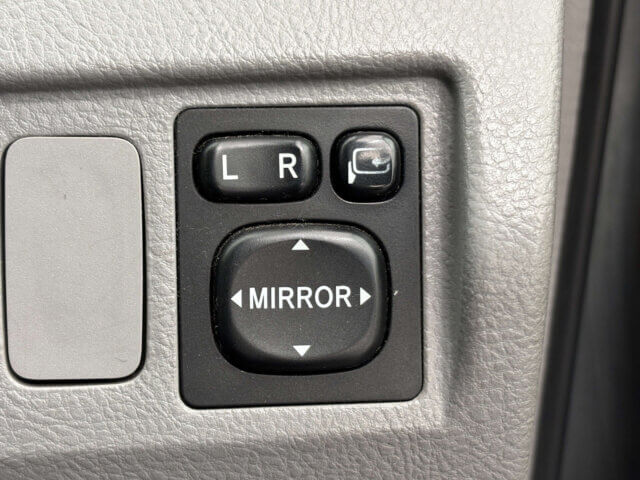 2001 TOYOTA NOAH