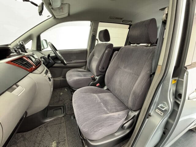 2001 TOYOTA NOAH