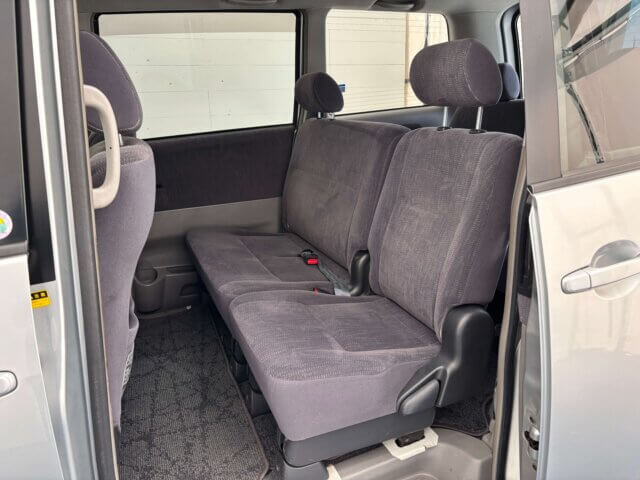 2001 TOYOTA NOAH