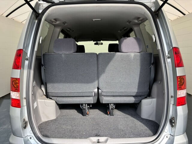 2001 TOYOTA NOAH