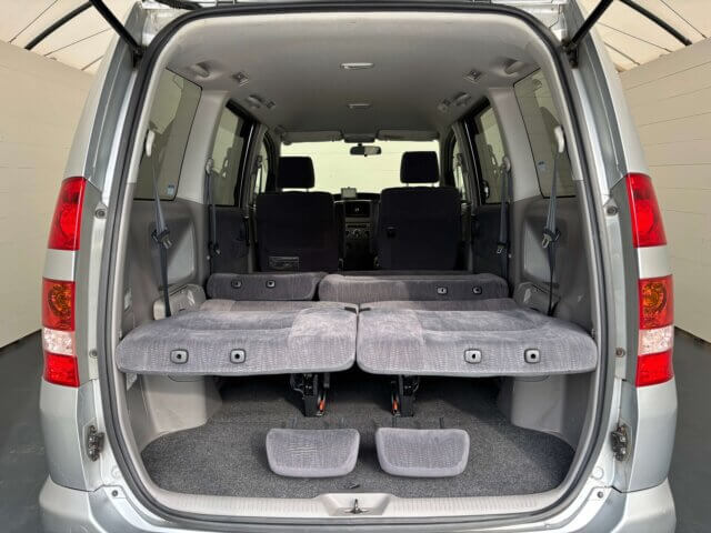 2001 TOYOTA NOAH