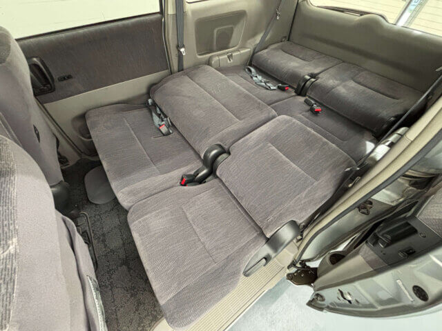 2001 TOYOTA NOAH