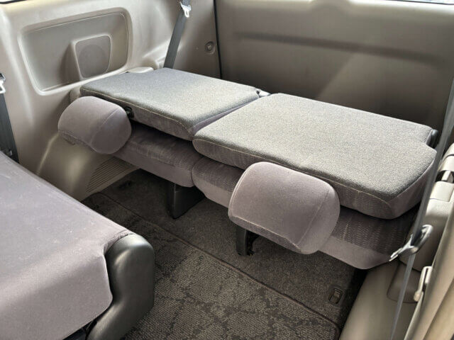 2001 TOYOTA NOAH