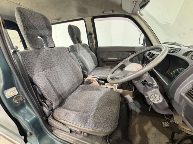 1995 MITSUBISHI BRAVO