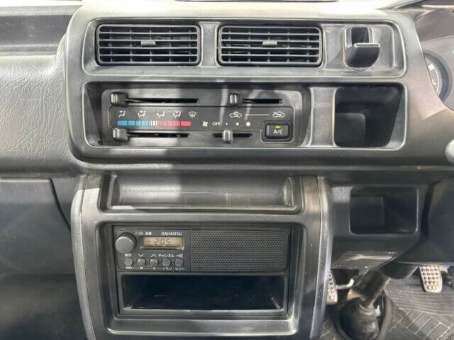 2000 DAIHATSU HIJET TRUCK