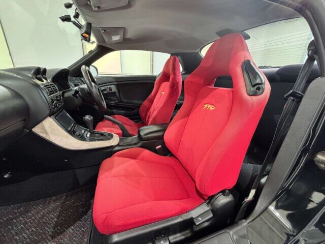 2000 MITSUBISHI FTO