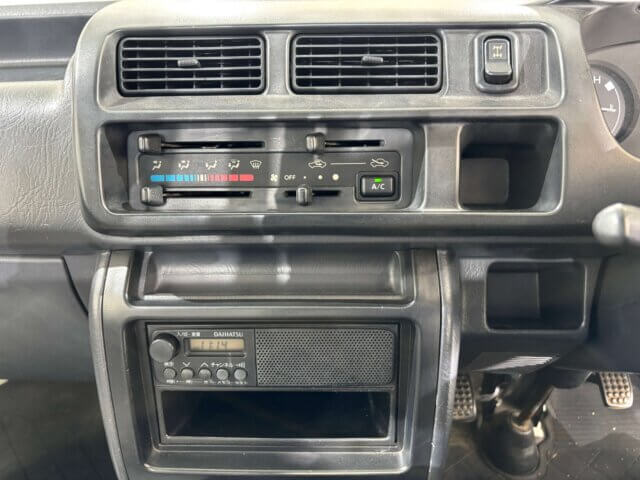 2000 DAIHATSU HIJET TRUCK