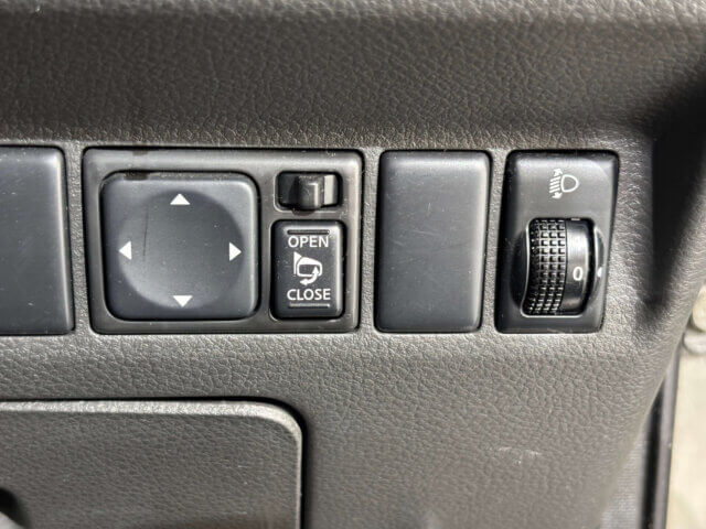 2006 NISSAN X-TRAIL
