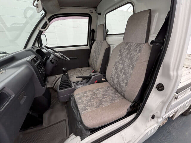 1996 MITSUBISHI MINICAB TRUCK