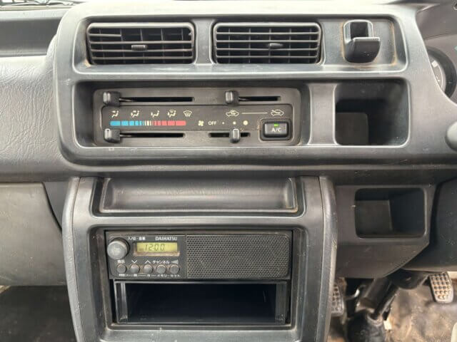 2000 DAIHATSU HIJET TRUCK
