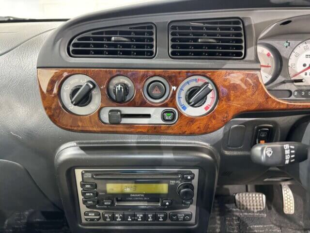 2001 DAIHATSU MIRA GINO