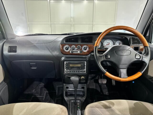 2001 DAIHATSU MIRA GINO